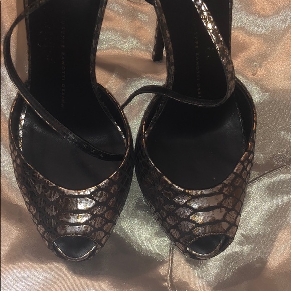 Guisseppe Zanotti (38) - Picture 4 of 4